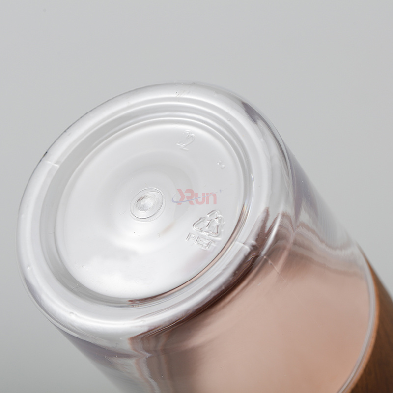 Our plastic smooth caps provide a clean finish for our Medicine jars, which are used in our Pharmaceutical PET packaging solutions with essential healthcare container liners.